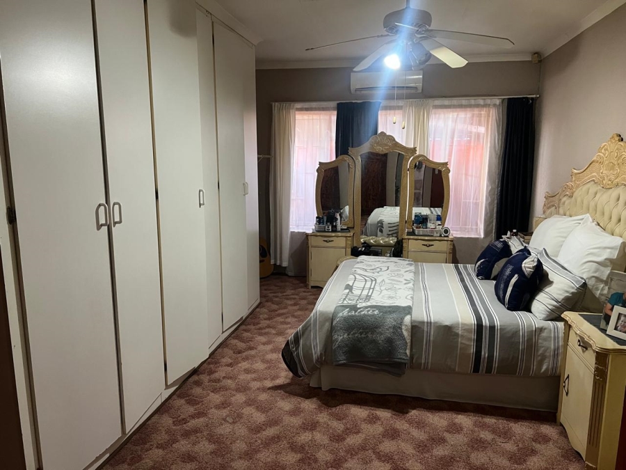 3 Bedroom Property for Sale in Geelhoutpark North West
